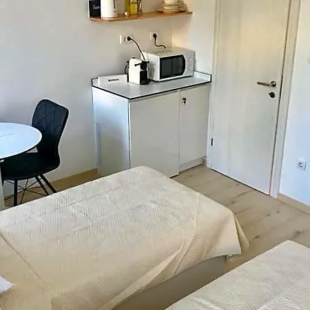 Hotel 3 Flowers On Rokova St-5 Min To Old Town 3*