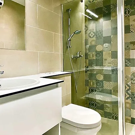 Hotel 3 Flowers On Rokova St-5 Min To Old Town 3*